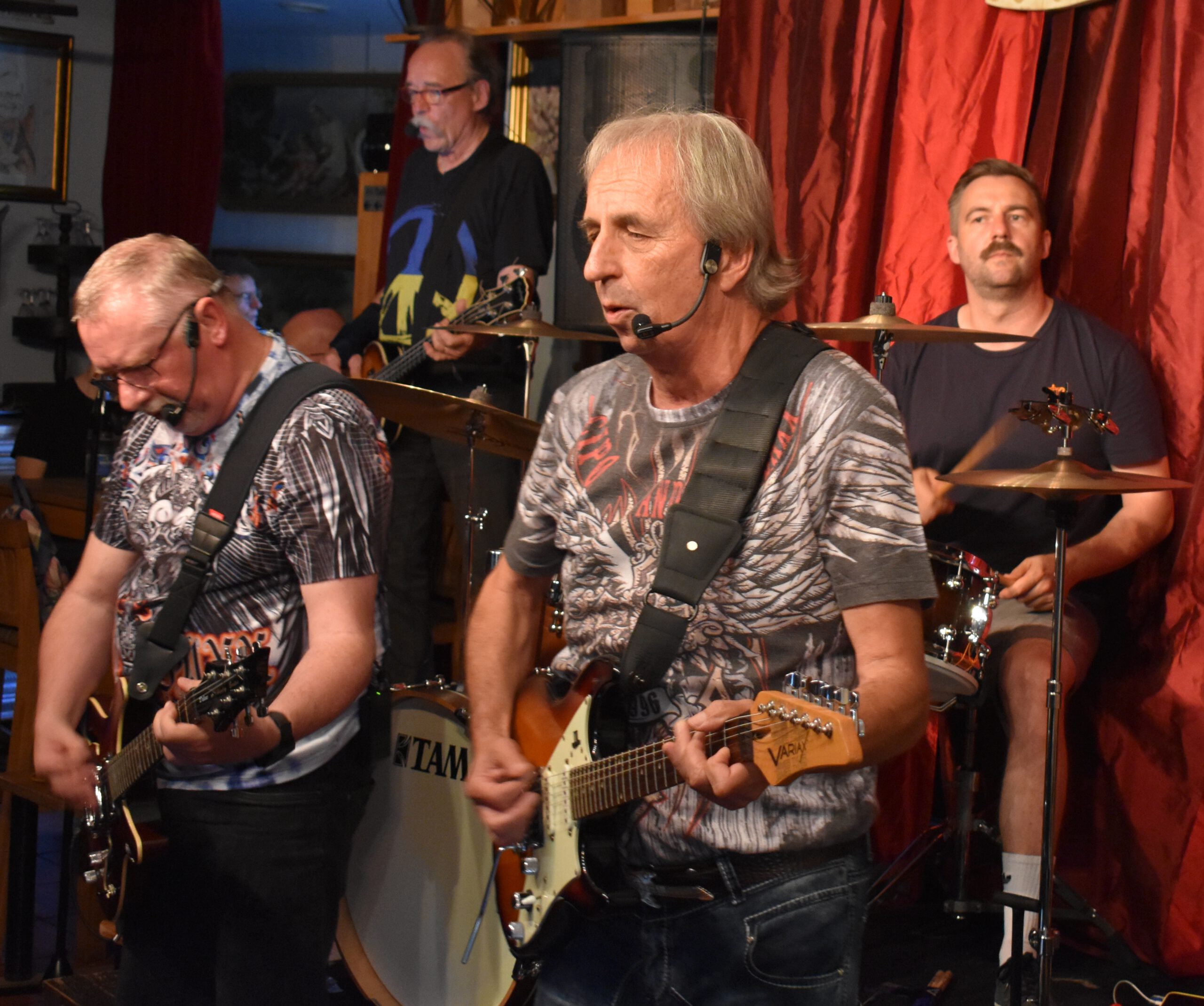 Die guten alten Titel aus der Rock- und Pop- Geschichte präsentiert von REACH-Country