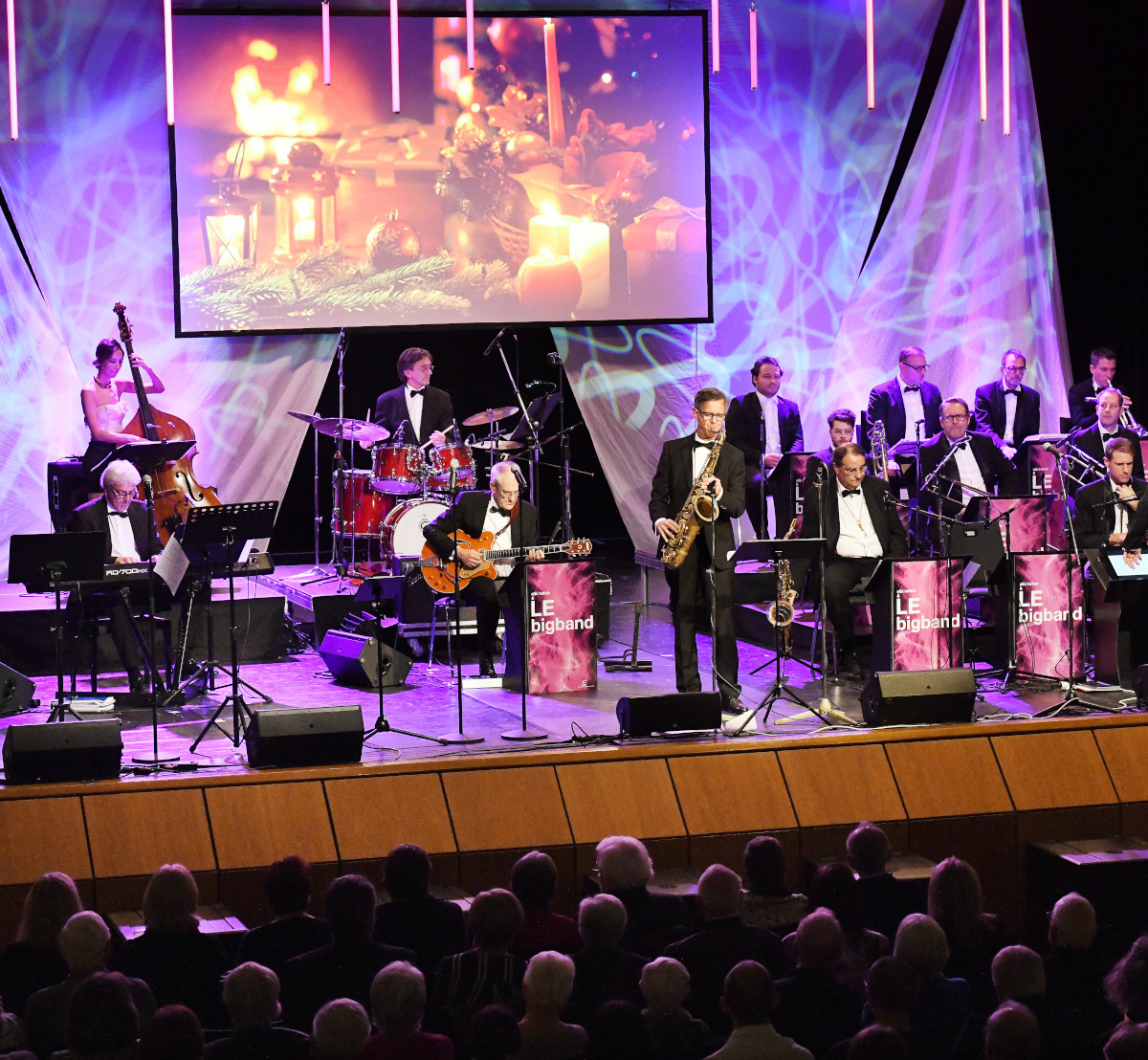 LE Bigband Reloaded "Christmas is here"